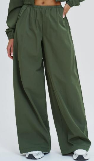 Wide-Leg Windbreaker Pant