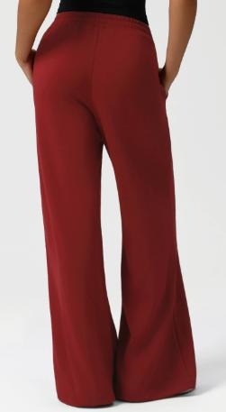 Wide-Leg Fleece Sweatpant