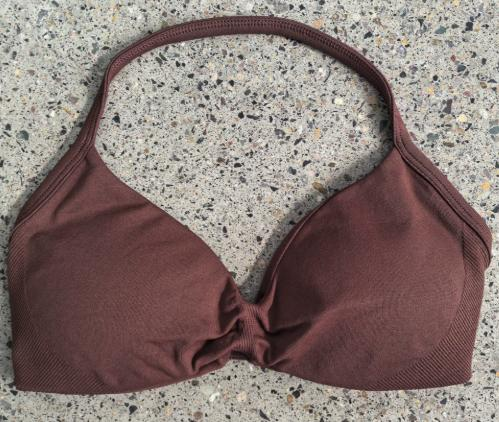 Seamless Twist-Front Sports Bra
