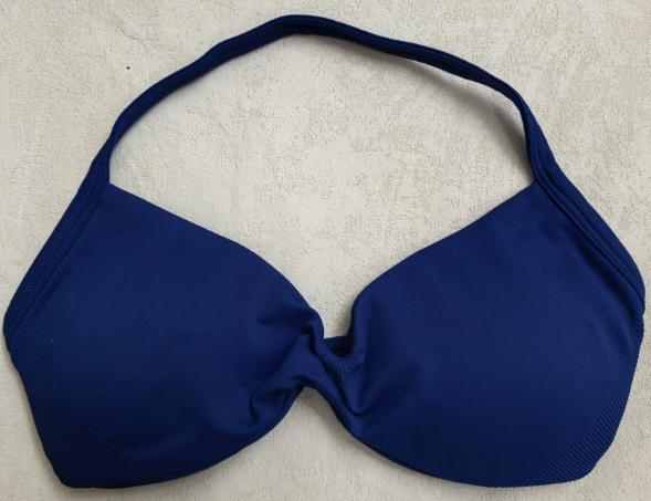 Seamless Twist-Front Sports Bra